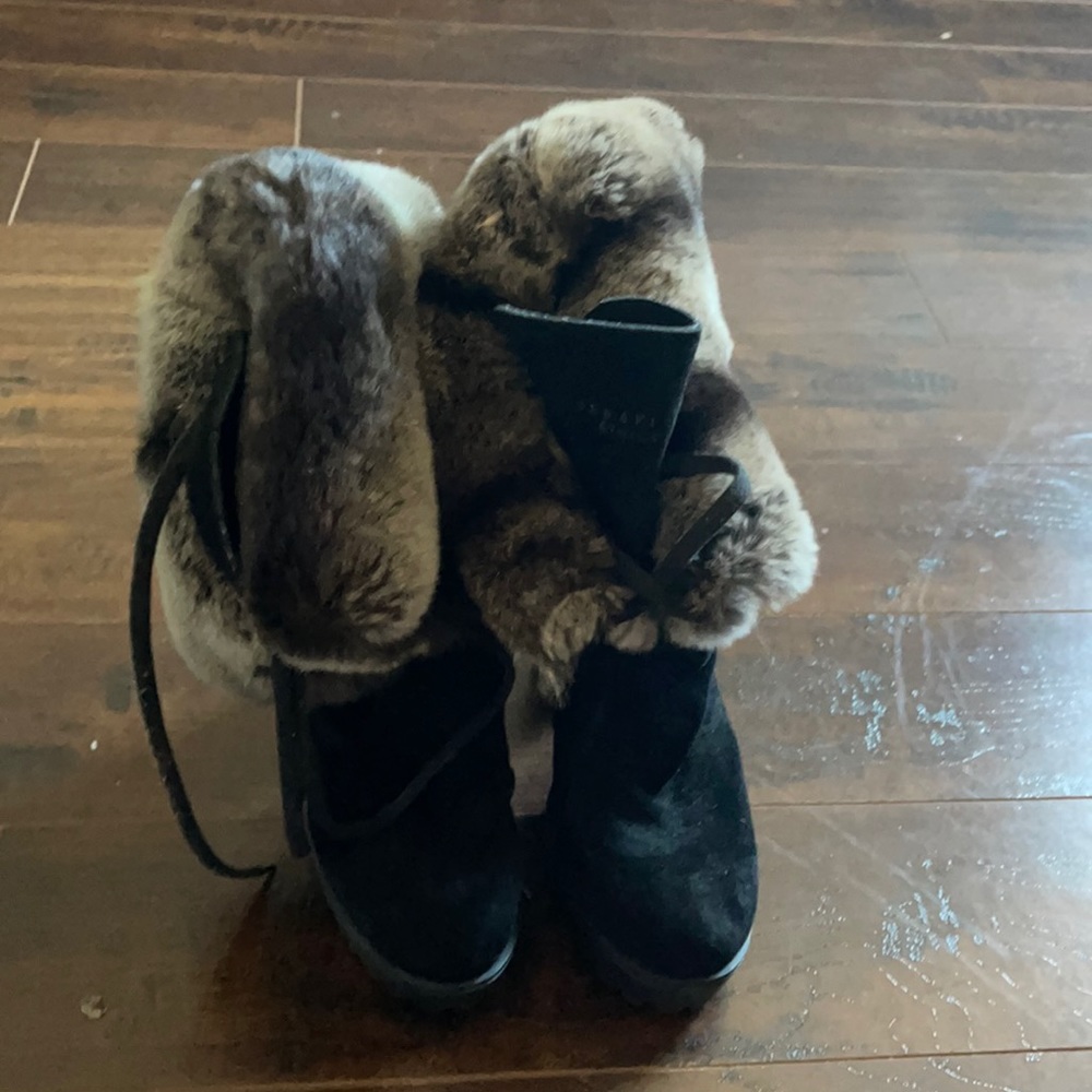 Real fur suede boots
